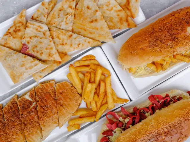 Aybalam Fast Food & Salad'nin yemek ve ambiyans fotoğrafları 1