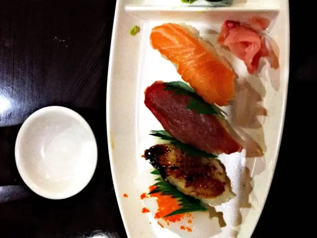 Makimoto Sushi Bar & Restaurant Food Photo 16