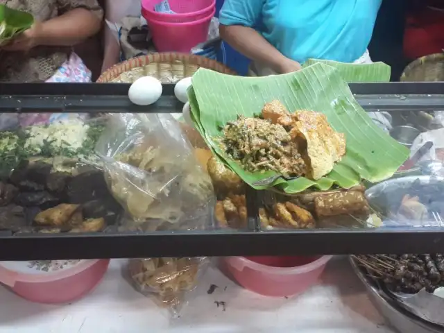 Gambar Makanan Nasi Pecel Mbok Sador 13