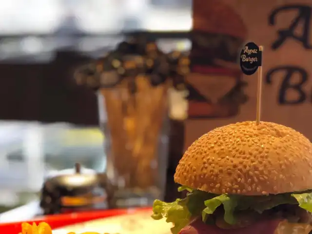 Ayvaz Burger'nin yemek ve ambiyans fotoğrafları 10