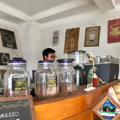 Coffee Shop Gunung Tilu
