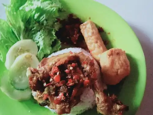 AYAM PENYET SAMBAL GALAK