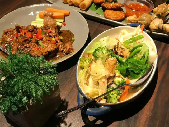 Fa Ying Thai Restaurant & Bar Food Photo 12