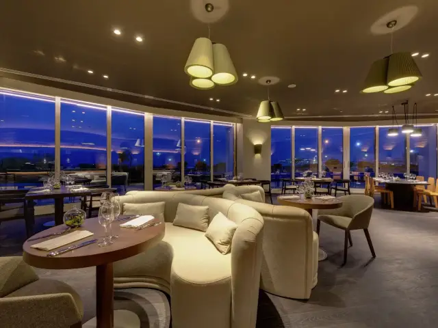 Veranda Restaurant - Radisson Blu Hotel'nin yemek ve ambiyans fotoğrafları 2