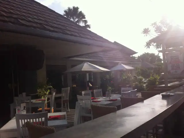 Gambar Makanan D' Base Restaurant & Bar - The Breezes Bali 1