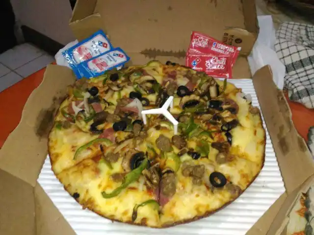 Gambar Makanan Domino's Pizza 14