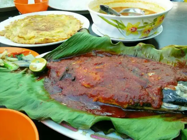 IKAN BAKAR DUYONG KITE Food Photo 2