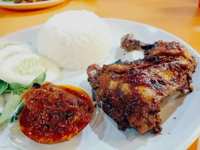 Gambar Makanan GanthariAyamBakar 1