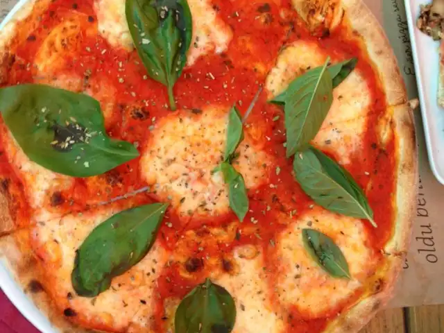 Olive's Pizzeria'nin yemek ve ambiyans fotoğrafları 74