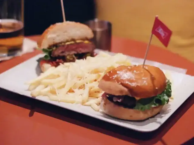 Burgerhood'nin yemek ve ambiyans fotoğrafları 17
