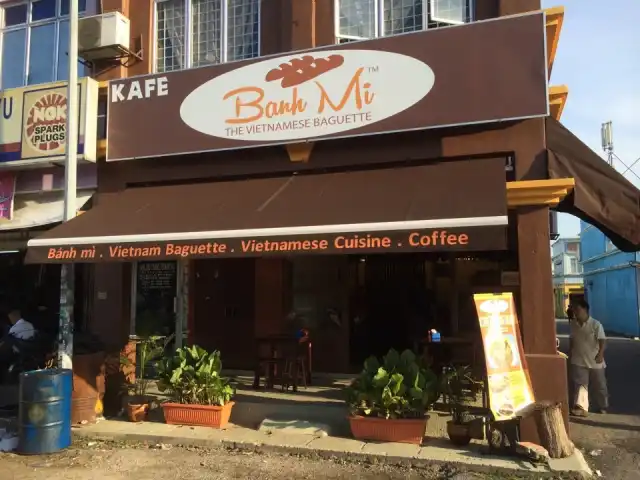 Banh Mi - The Vietnamese Baguette Food Photo 3