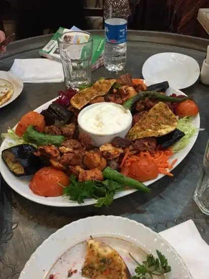 Medi Şark Sofrası'nin yemek ve ambiyans fotoğrafları 18