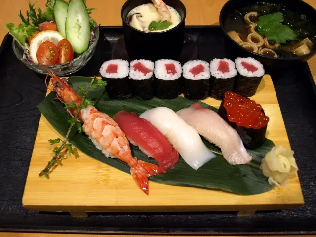 Ichiro Sushi Bar Food Photo 3