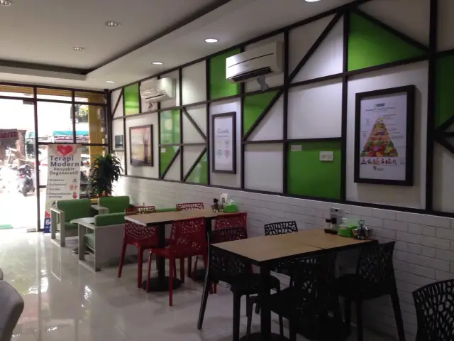 Gambar Makanan Bite N Chat Restaurant 12