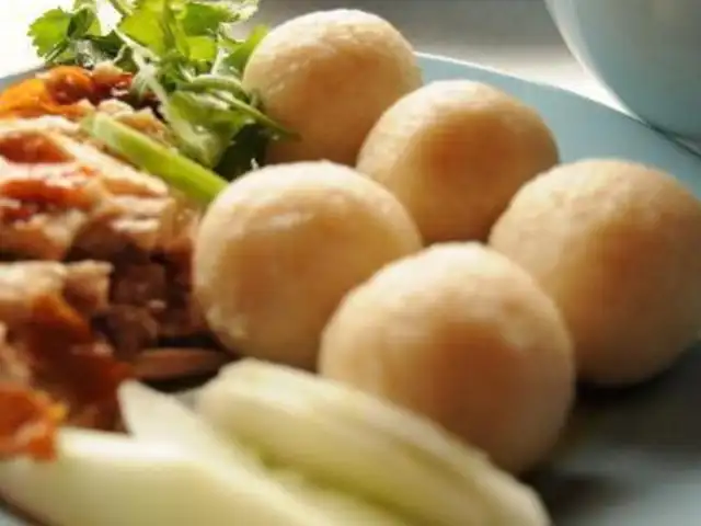Famosa Chicken Rice Ball Food Photo 2