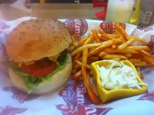 Mickey&apos;s Burger'nin yemek ve ambiyans fotoğrafları 3