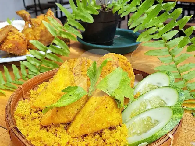 Gambar Makanan Nasi Uduk Ayam Goreng Borobudur, Tanjung Pura 10