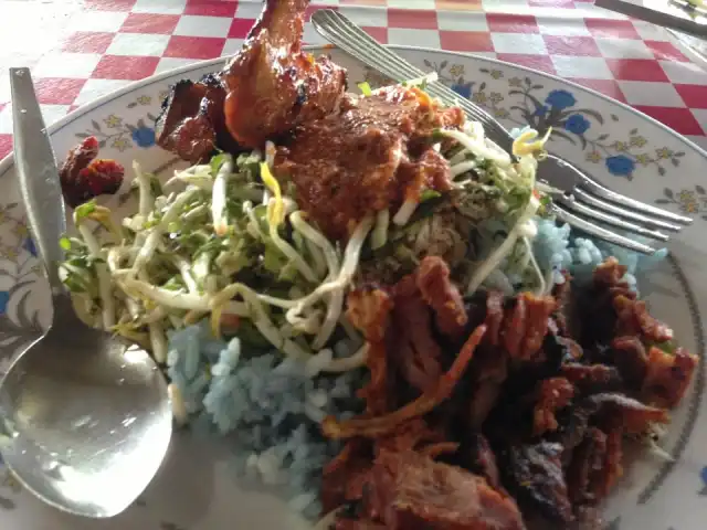 Fauzi Nasi Kerabu Food Photo 7