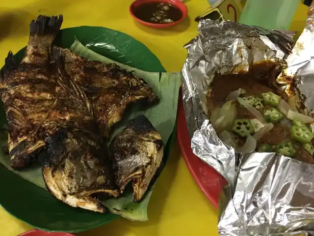 King Ikan Bakar Pantai Morib Food Photo 12