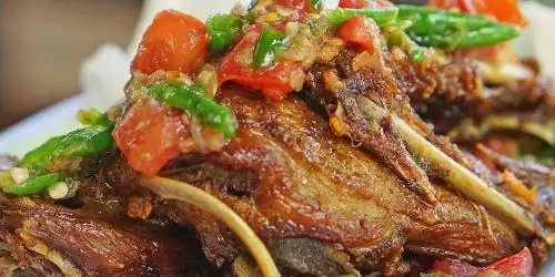 Ayam Bebek Pecak Sumatera, Pamulang