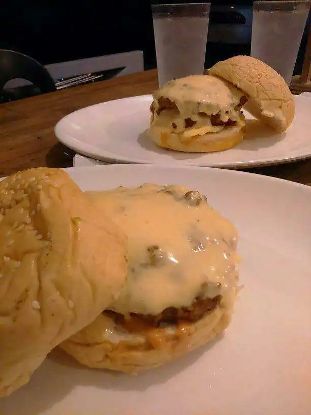 Carbs Burger Grille Food Photo 13