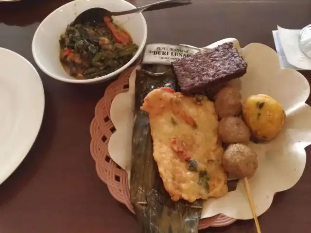 Gambar Makanan Warung Nasi Ampera 11