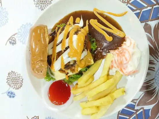 Manamana Chops N Grill Food Photo 1