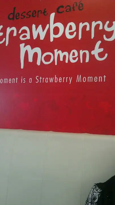 Strawberry Moment Dessert Cafe Food Photo 5