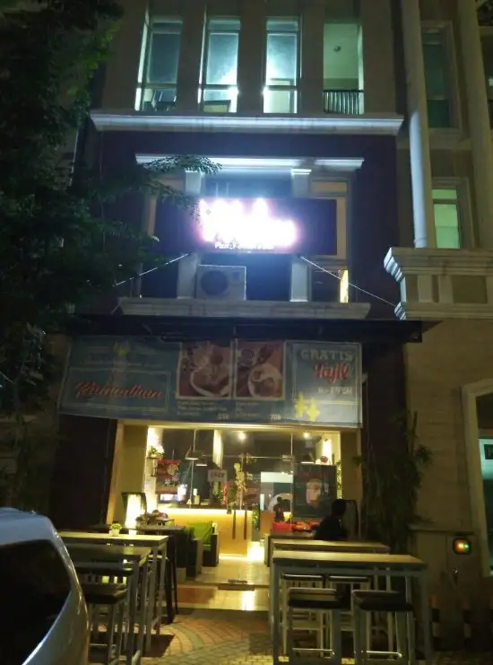 Gambar Makanan Waku Pizza, Kitchen & Bar 3