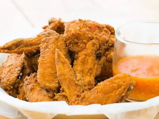 21 Dubs Flavored Chicken Wings Food Photo 3