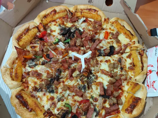 Gambar Makanan Pizza Hut 2