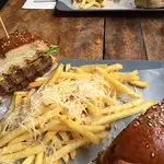 Burgerhood'nin yemek ve ambiyans fotoğrafları 5