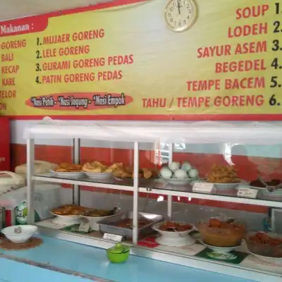 Warung Prasmanan Bu Eny