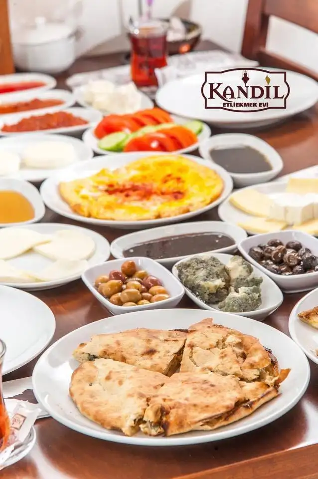 Kandil Etliekmek Evi'nin yemek ve ambiyans fotoğrafları 3