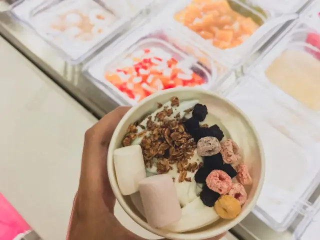 Gambar Makanan Yogurtland 5