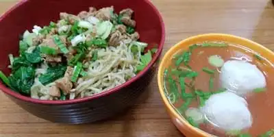 Mie Ayam Jakarta Since 1998, Kuta