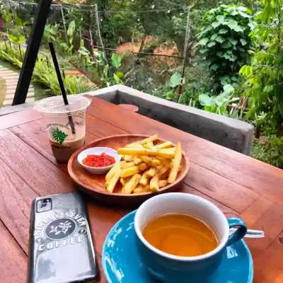 Sudut Timur Coffee & Eatery