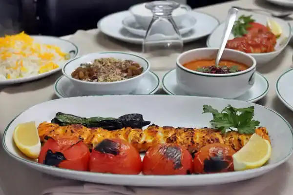 Asuman İran Restoranı'nin yemek ve ambiyans fotoğrafları 6