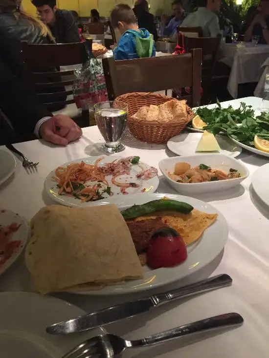 Adana Dostlar Kebapçısı'nin yemek ve ambiyans fotoğrafları 4