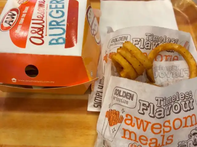 A&W Food Photo 12