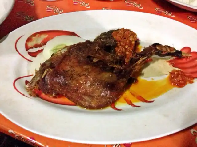 Gambar Makanan Bebek Goreng Surabaya Ibu Sutami 7