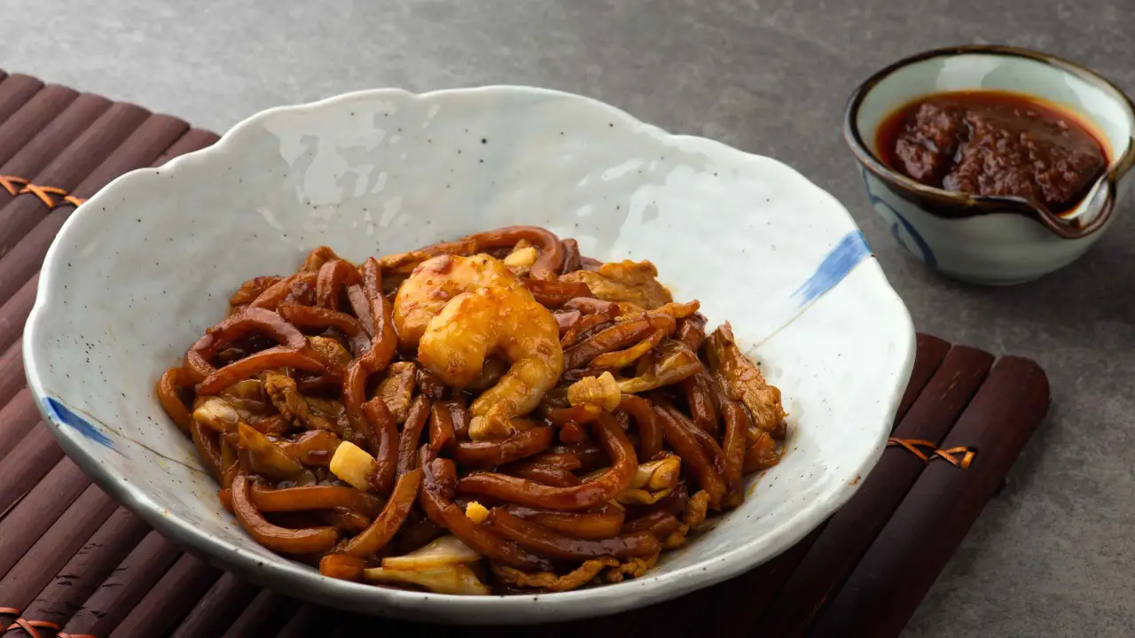 Ho Qiak Char Kuey Teow & Hokkien Mee (Pekan Nanas)