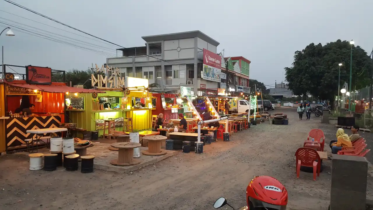 Kuliner Kampung Kontainer