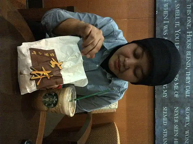 Gambar Makanan Starbucks 4