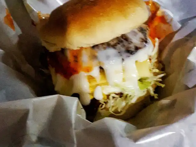 Burger Babi Bakar Food Photo 1
