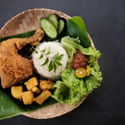 LILY KITCHEN (MAKANAN ASLI INDONESIA)