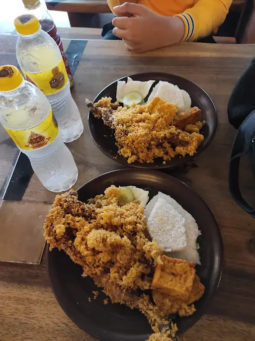 Gambar Makanan Ayam Kremes Kraton 33