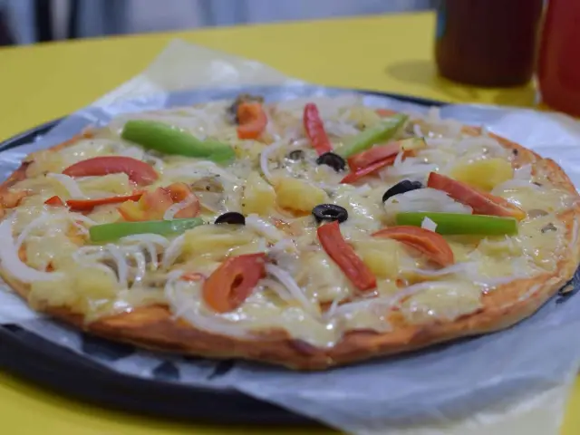 Alberto's Pizza Food Photo 4