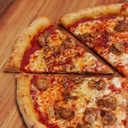 Gambar Makanan Pizzeria Cavalese 9