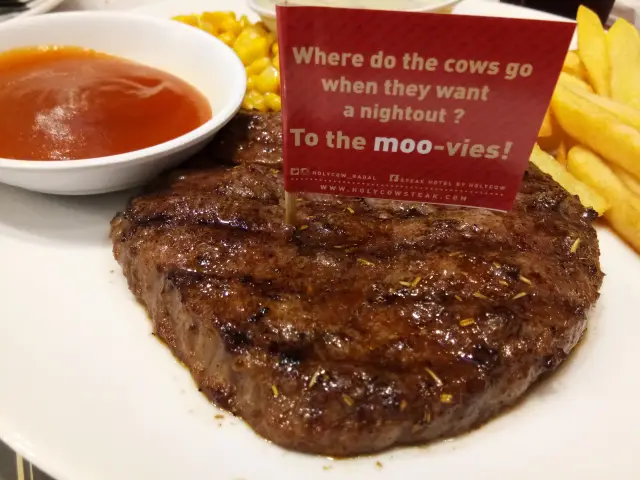 Gambar Makanan Steak Hotel by Holycow! 5